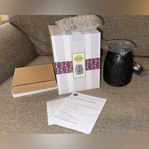 Scentsy home wax melt fragrance full size warmer LOVE LIVES HERE